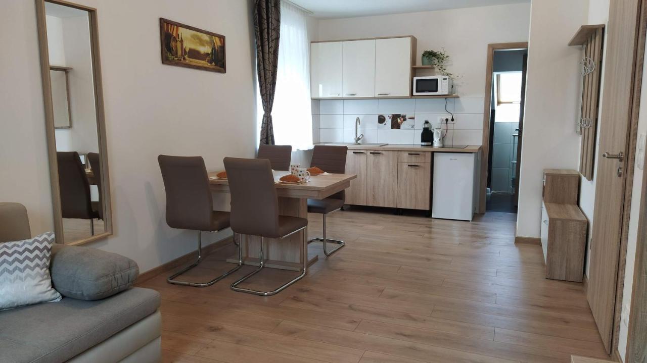 Dalia Apartman Тихань Екстер'єр фото
